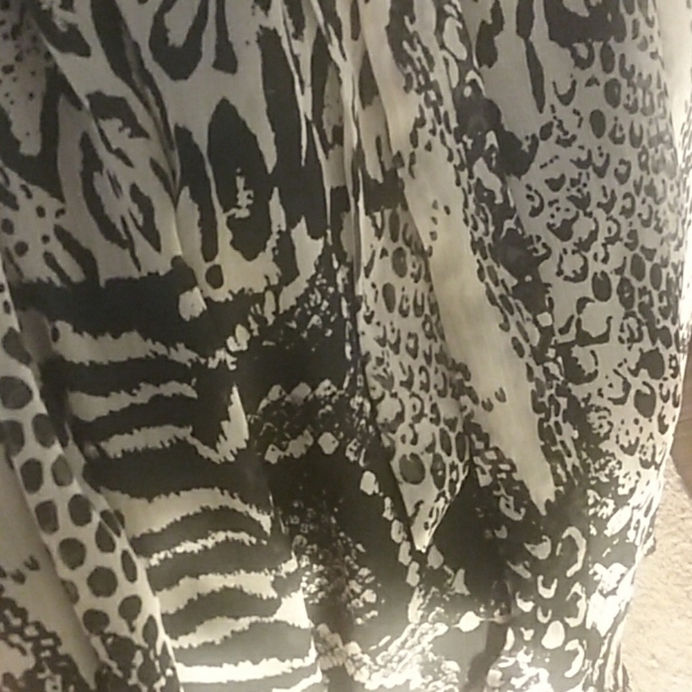 Dress - Picture 3 of 4